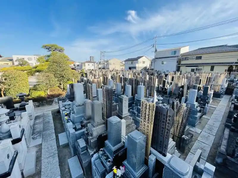 感應寺 墓地