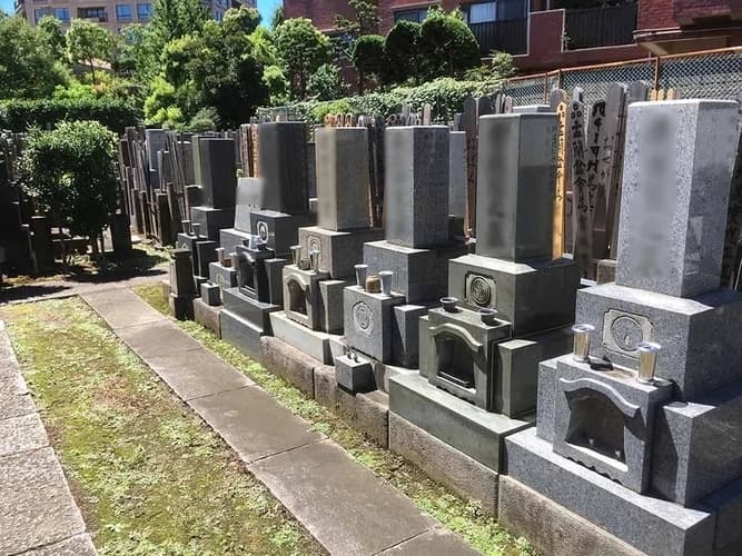 長伝寺墓苑