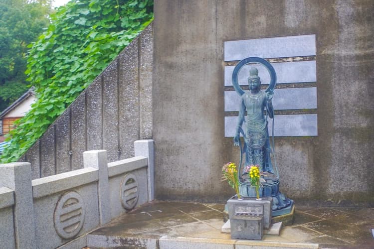 真福寺（元麻布墓苑）