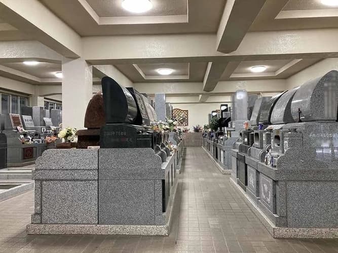 白金はなぞの霊園