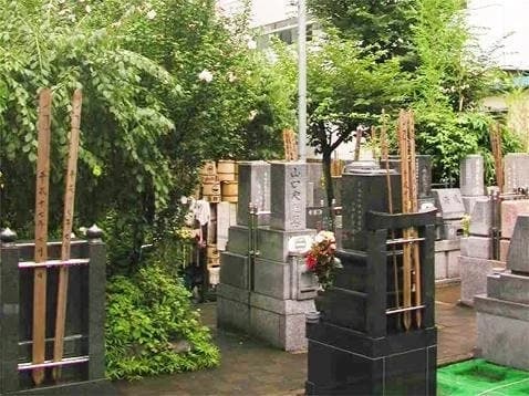 青山墓苑