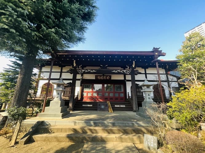 日暮里駅前墓苑（本行寺）