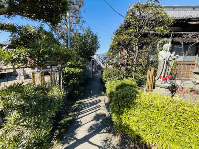 寺院内寸景