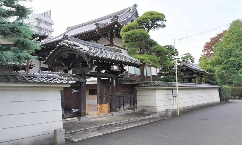 霊泉院墓苑