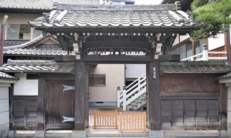 霊泉院墓苑
