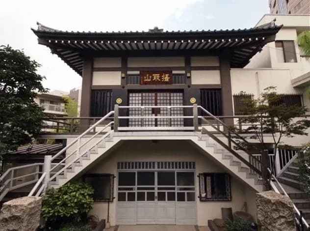 専行寺墓苑