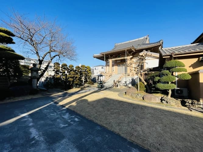 寺院内寸景