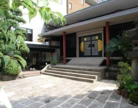 榧寺墓苑