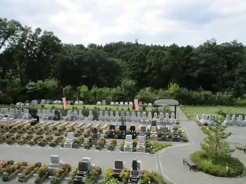 参道はしっかりと整備されています。