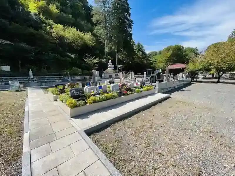 八王子高尾「光とガラスの花壇墓地」花ごころ