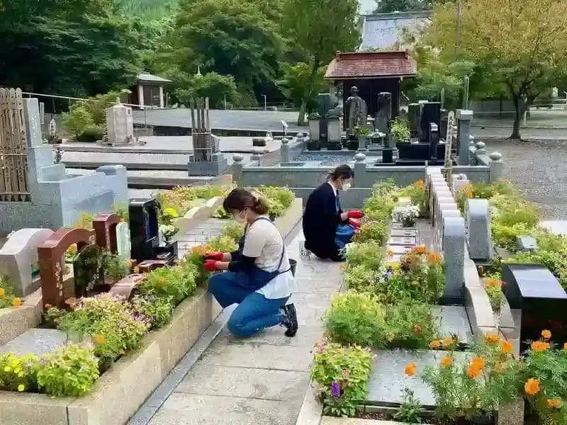 八王子高尾「光とガラスの花壇墓地」花ごころ