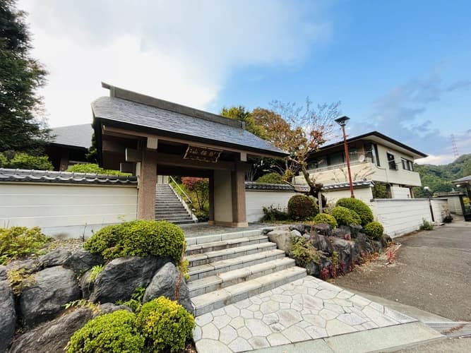 本堂入口