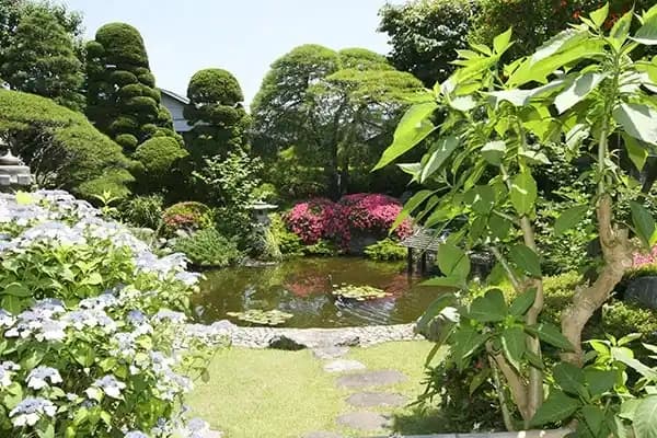 梅洞寺 悠久の碑