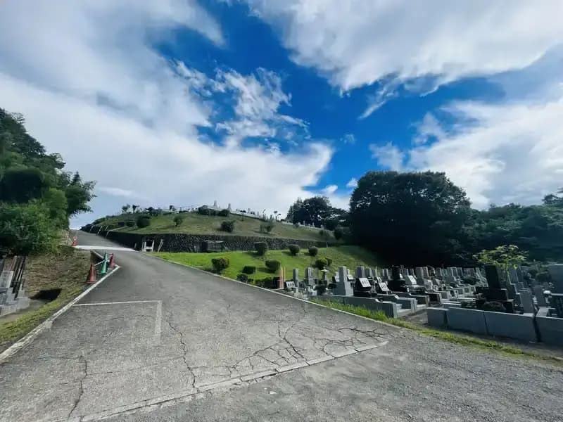 片倉聖地霊苑