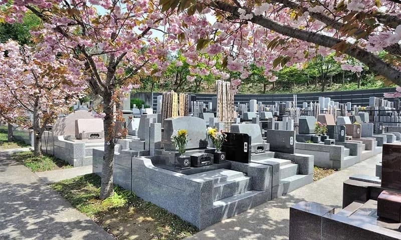 建功寺菊名墓地