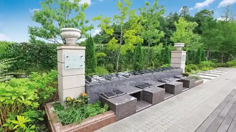 海老名フォーシーズンメモリアル 永代供養墓「花ことば」