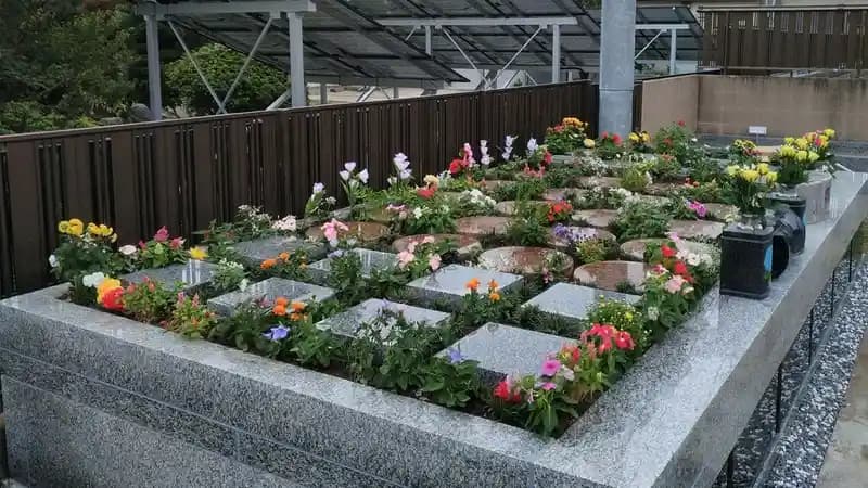 東学寺 樹木葬・花壇墓地