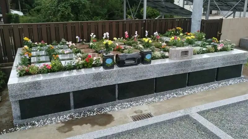 東学寺 樹木葬・花壇墓地