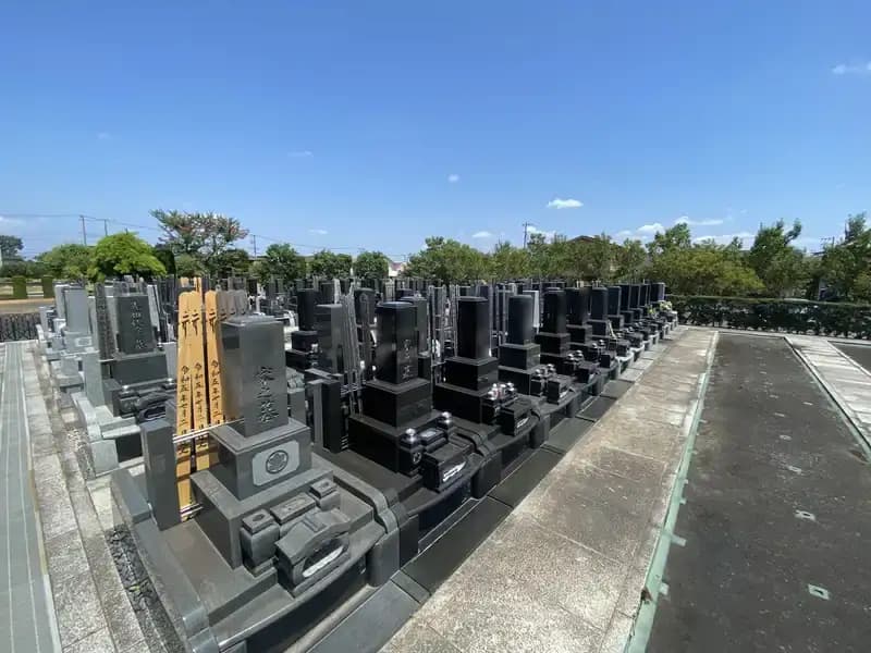 和型墓　綺麗に整備されています