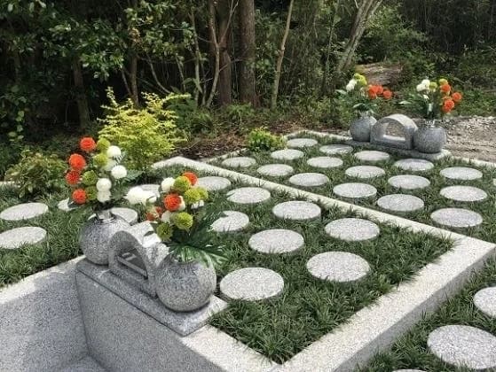 箱根庭園型樹木葬墓地