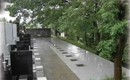 東林寺墓苑