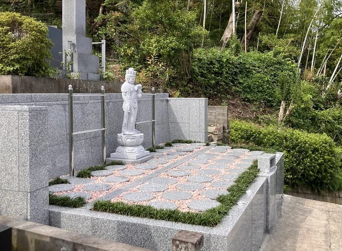 横浜慶珊寺樹木葬墓地
