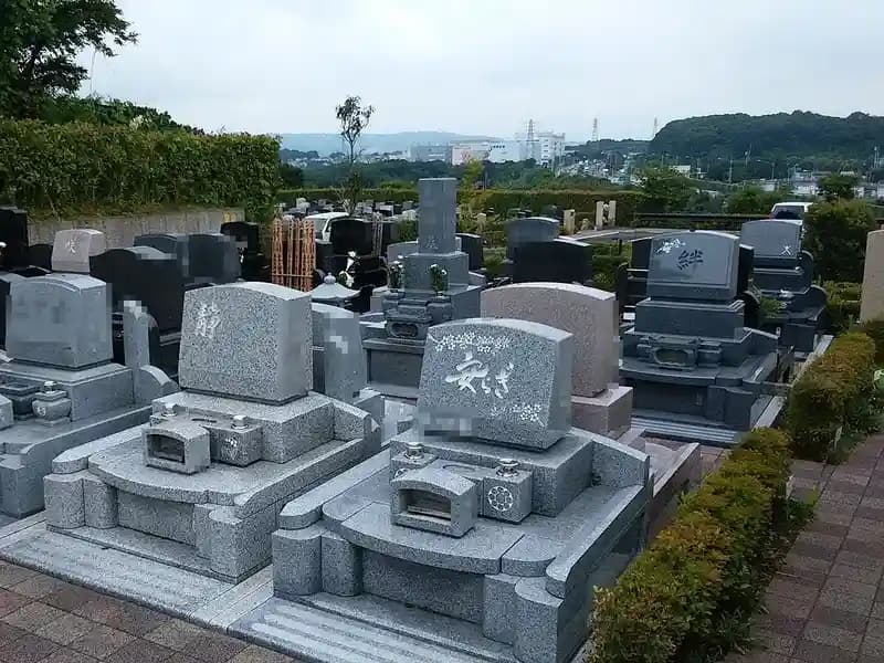 冨鶴浄苑本弘寺墓地