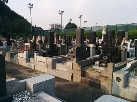徳恩寺墓苑