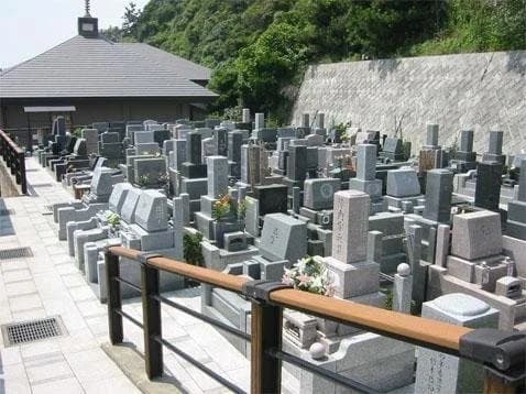 七里ガ浜顕証寺墓苑