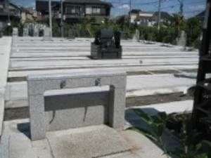 向得寺墓苑