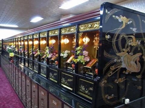 聞乗寺 御堂内墓地