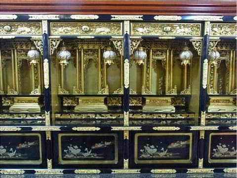 聞乗寺 御堂内墓地