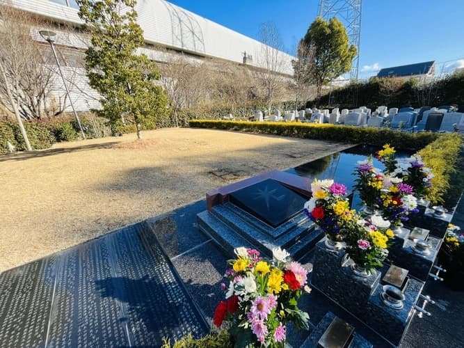 川口光輪メモリアル 樹木葬・永代供養墓「光」