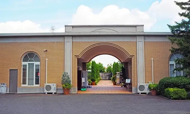 霊園入口