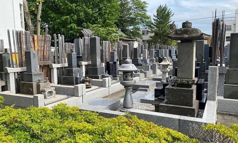 実相寺墓苑