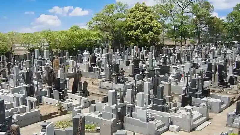 定勝寺「安寧霊廟」