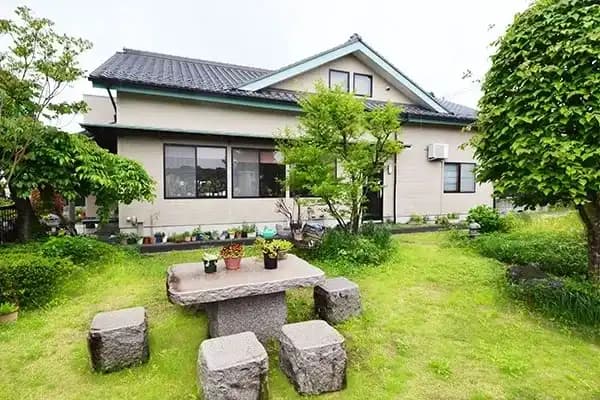 槻の城山霊園