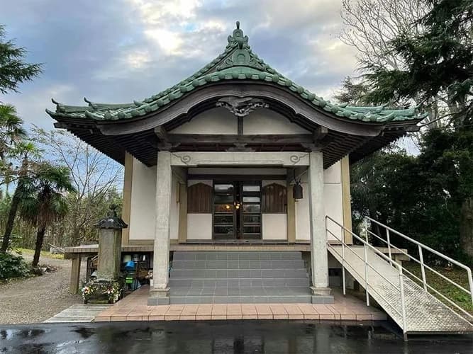 樹⽊葬 掛松寺 鴨川庭苑
