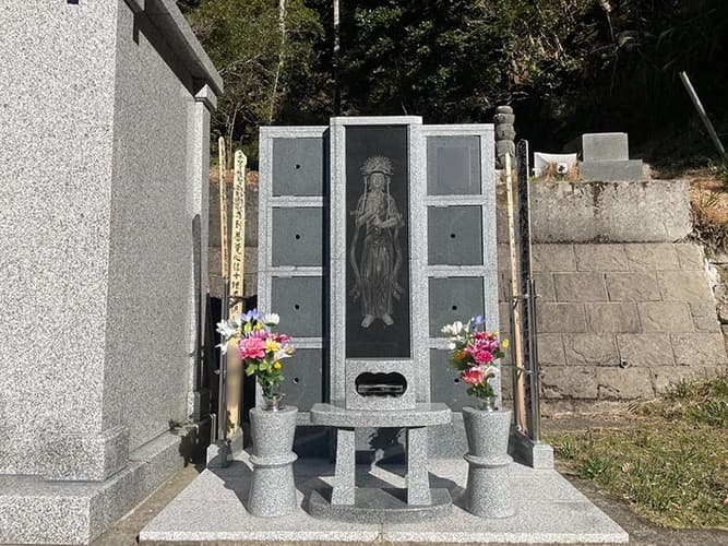 金剛寺 のうこつぼ