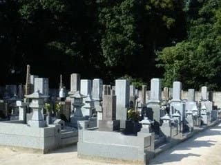 西林寺墓苑