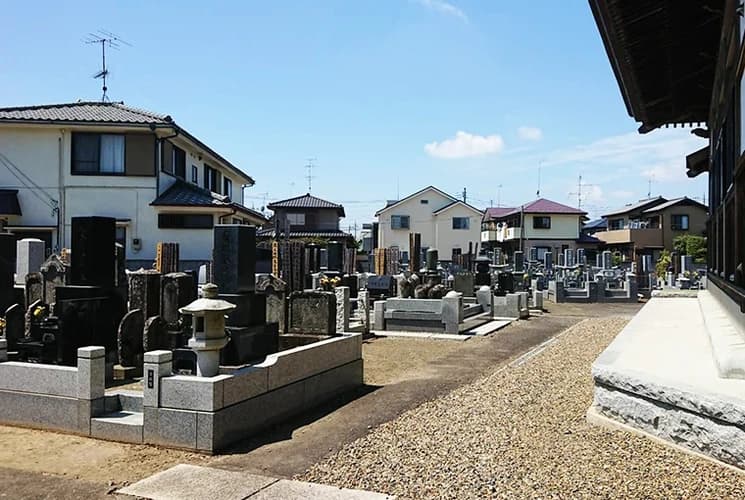 本泉寺墓苑