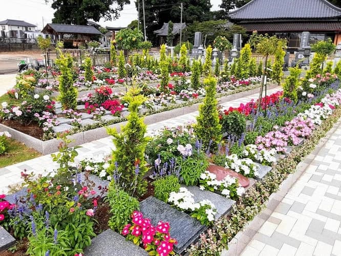 小山 樹木葬 ほほえみの樹