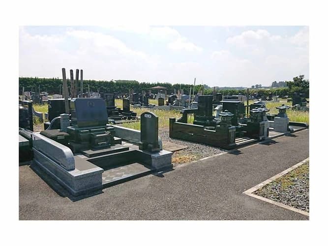 下野市すがた川霊園墓地