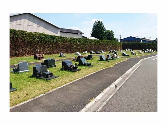 下野市すがた川霊園墓地