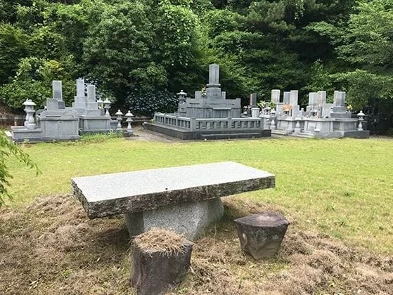 城山墓地