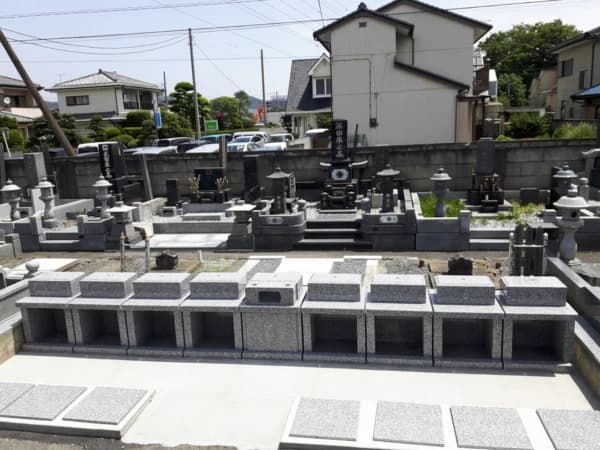 椿森共同墓地