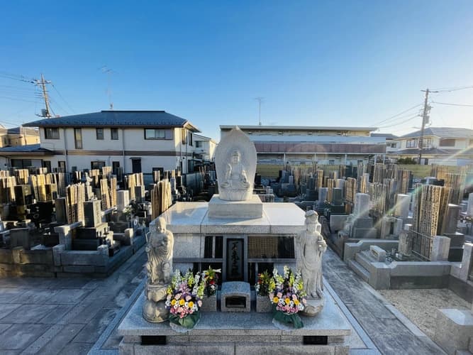 長勝寺「万光の塔」