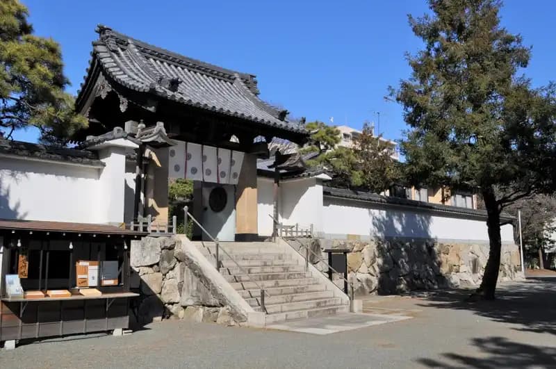 寶乘寺（ほうじょうじ）霊園「おもひでの径（みち）」