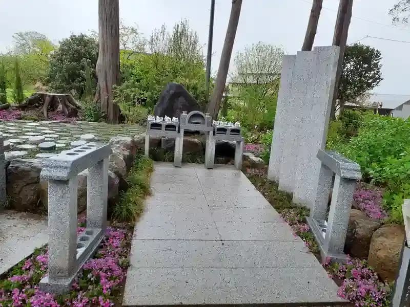 メモリーガーデンあじさいの杜霊園 樹木葬墓「安楽」