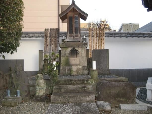 法雲寺 永代供養塔